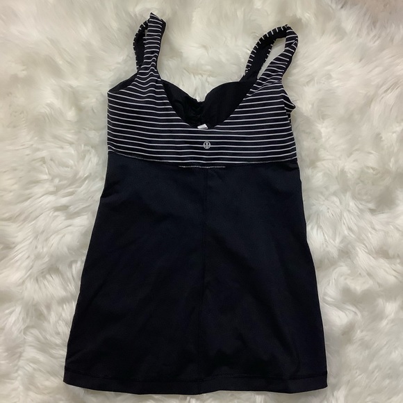 Lululemon Aria Tank II Parallel Stripe Black White / Black Size 8 Built In Bra - Picture 5 of 11